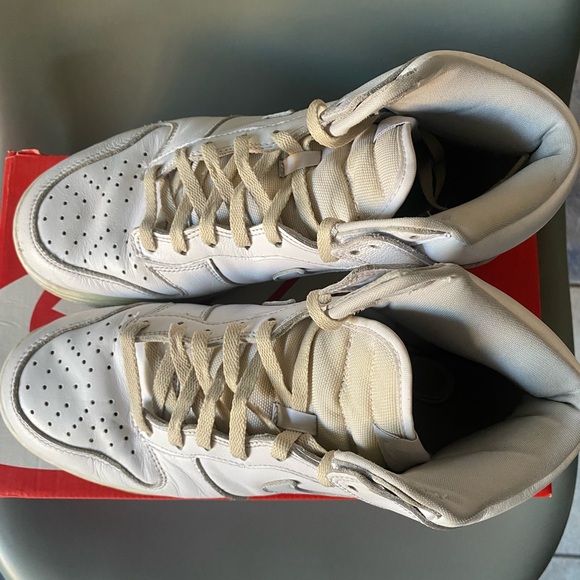 Men's White Sneakers - Picture 4 of 5